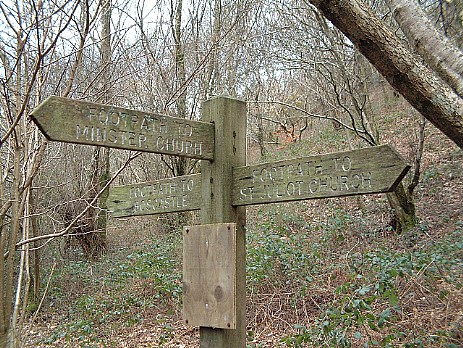 Signpost Valency valley to Minster & St Juliot